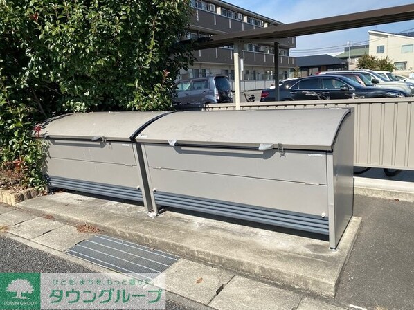 エメラルドグリーンの物件内観写真